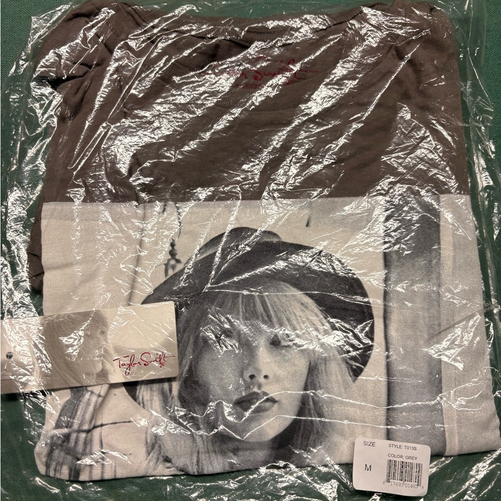Official Taylor Swift Licensed Tee new in bag with tags